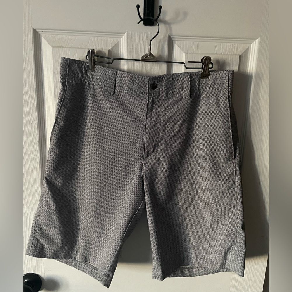 Callaway Men 34 Golf Performance Flat Front gray Shorts